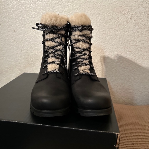 Sorel Emelie Short Lace Up Cozy Boot. Waterproof. Size 8 brand new - Picture 8 of 8